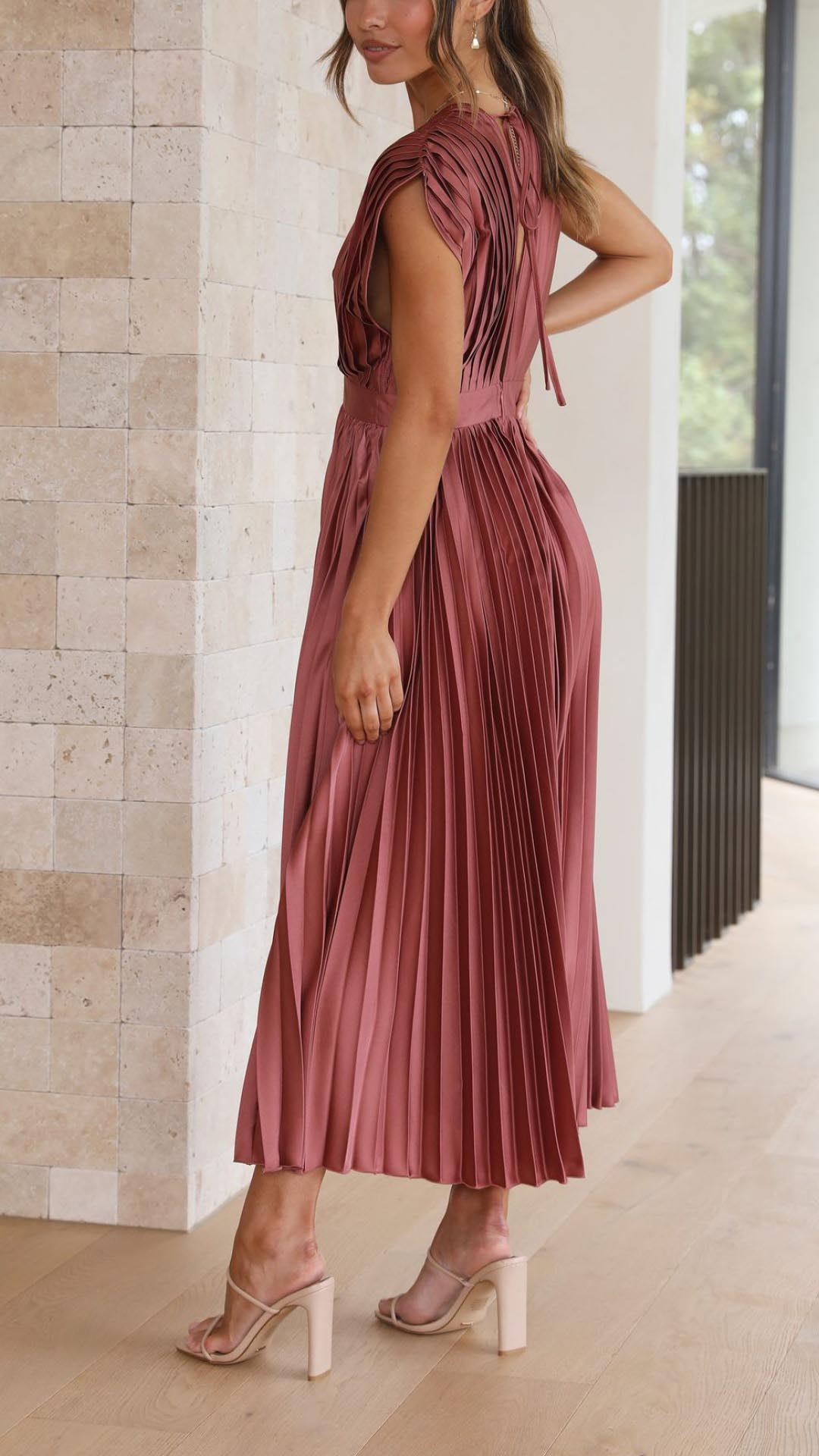 Dauphine | Robe plissée élégante